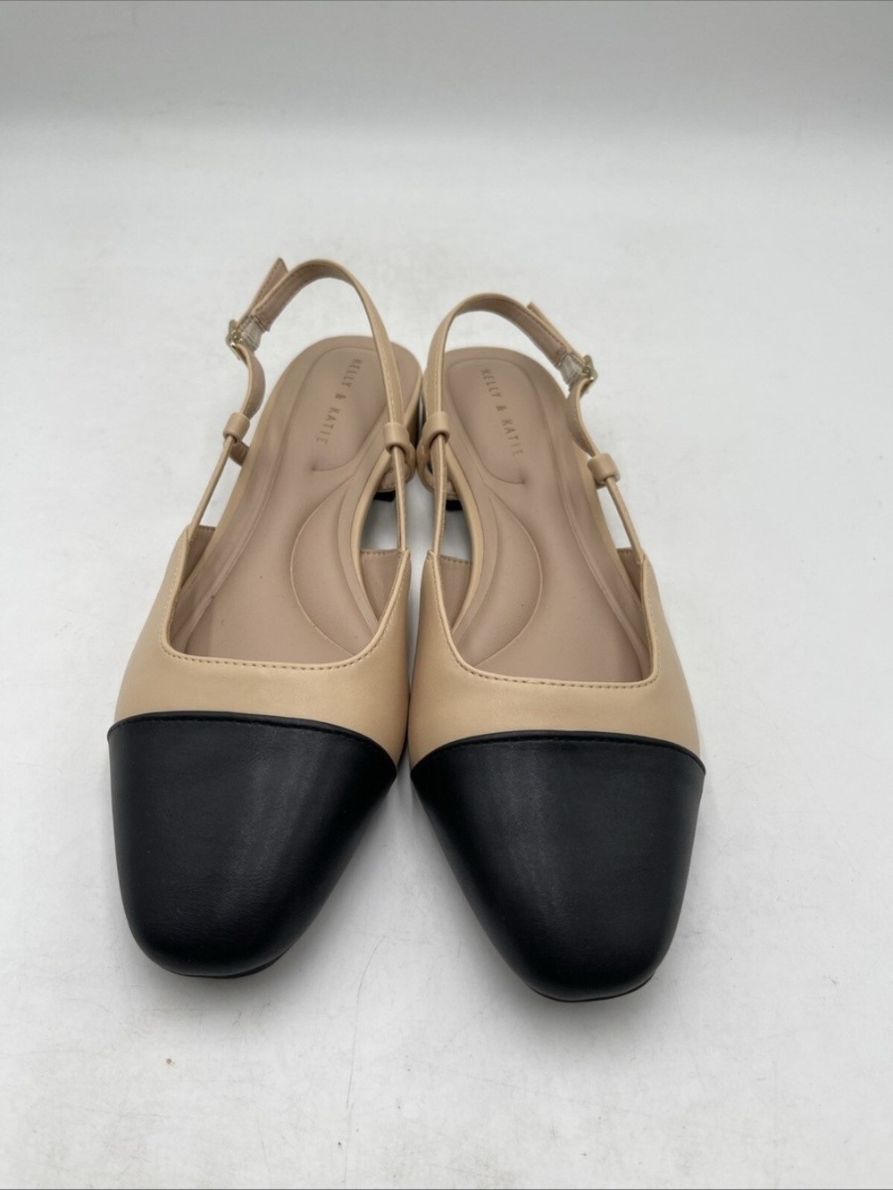 Kelly & Katie Jeife Flat Beige/Black Size 9